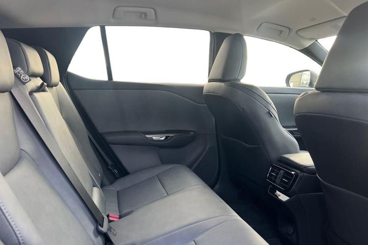 Sort Lexus RZ fra 2024