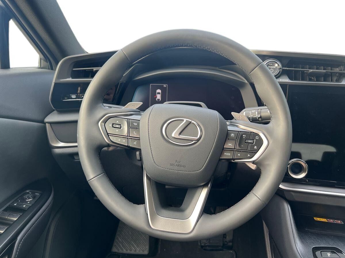 Sort Lexus RZ fra 2024