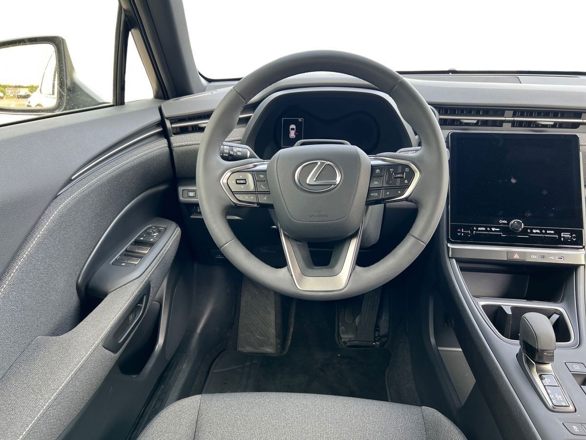 Sort Lexus LBX fra 2024