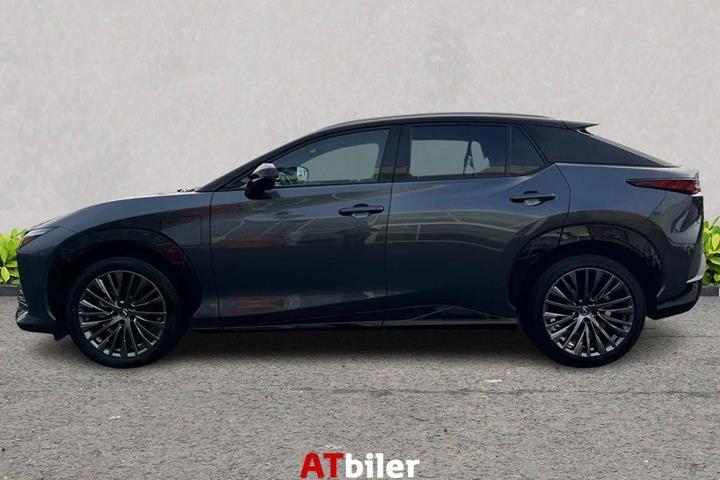 Sort Lexus RZ fra 2024