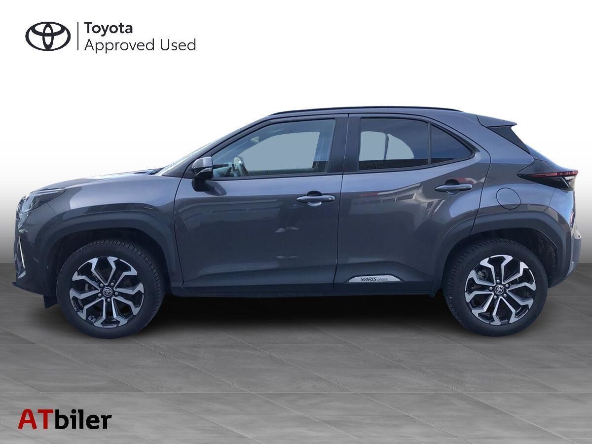 Sort Toyota Yaris Cross fra 2024