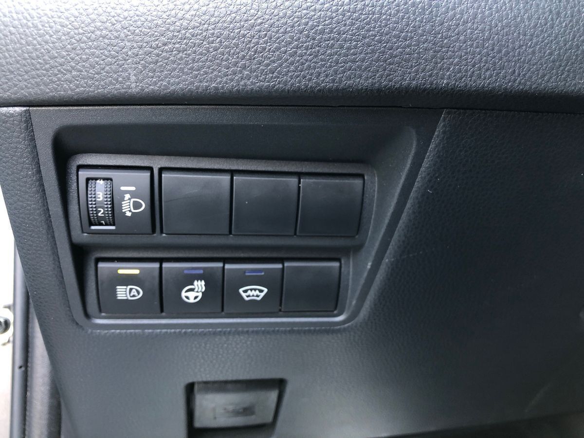 Sort Toyota Yaris Cross fra 2024