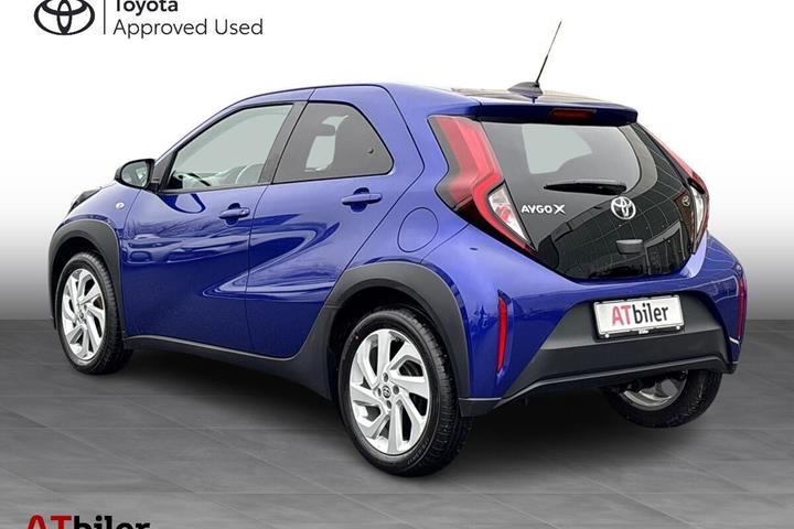 Blå Toyota Aygo X fra 2023