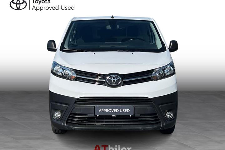 Hvid Toyota ProAce fra 2023