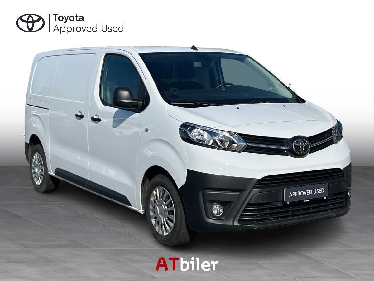 Hvid Toyota ProAce fra 2023