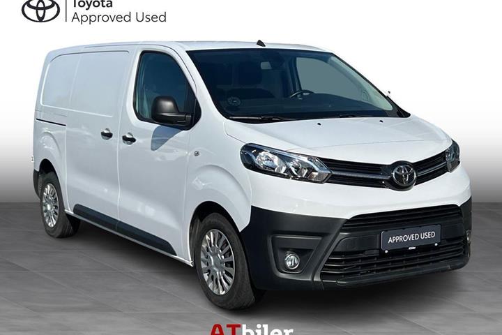 Hvid Toyota ProAce fra 2023