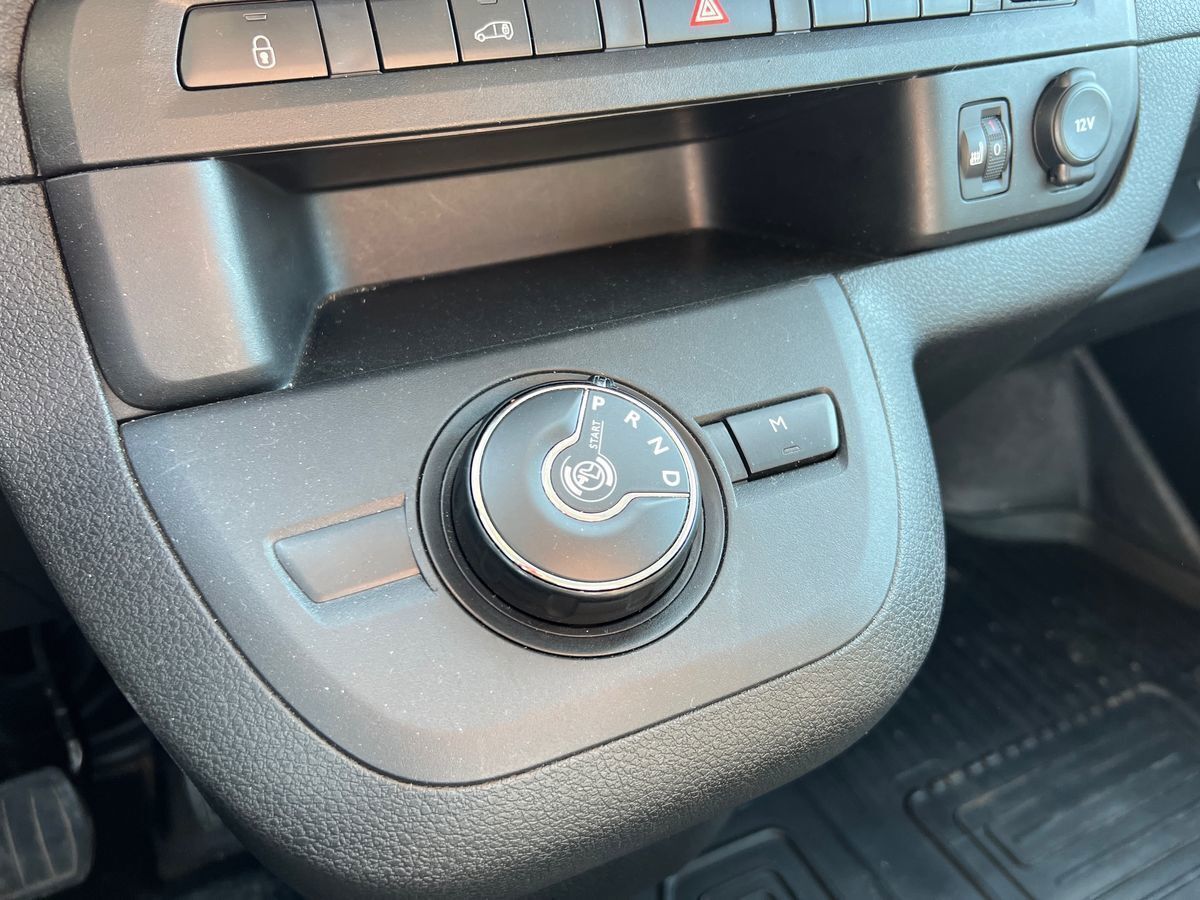 Hvid Toyota ProAce fra 2023