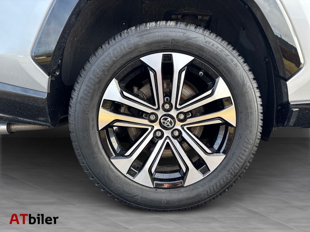 Sort Toyota RAV4 Plug-in fra 2022