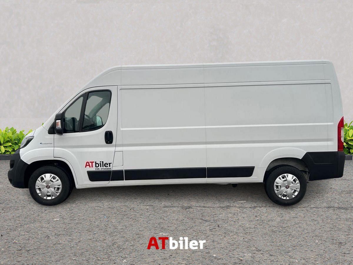 Hvid Fiat E-Ducato fra 2022