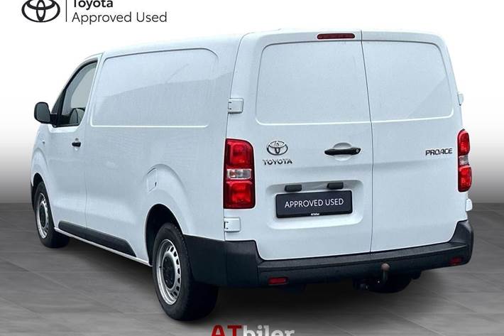 Hvid Toyota ProAce fra 2022