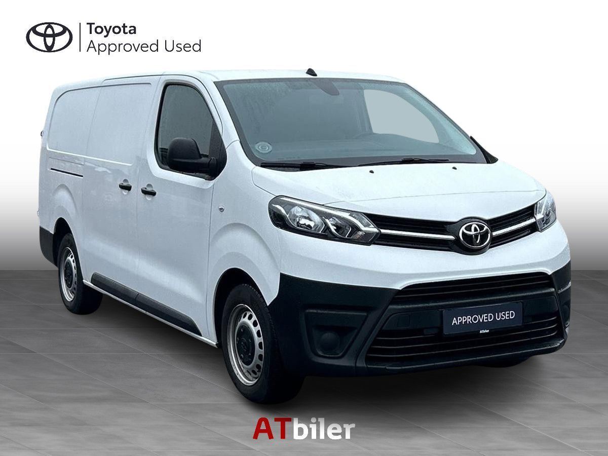 Hvid Toyota ProAce fra 2022