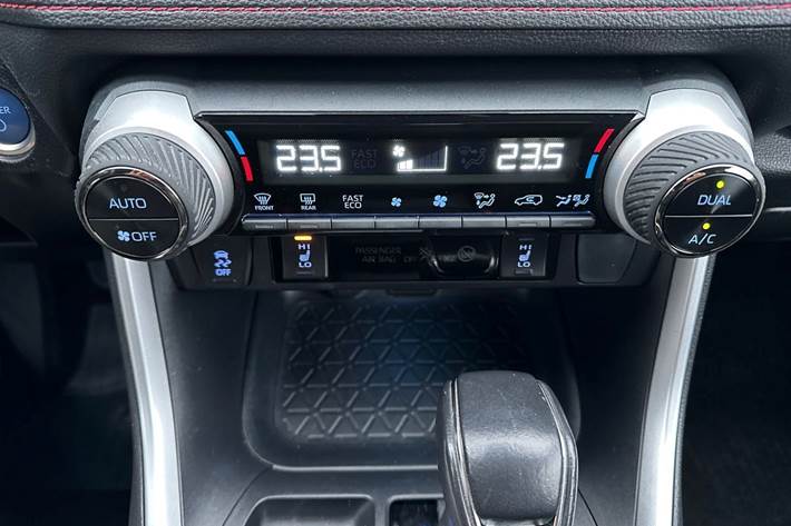 Grå Toyota RAV4 Plug-in fra 2021