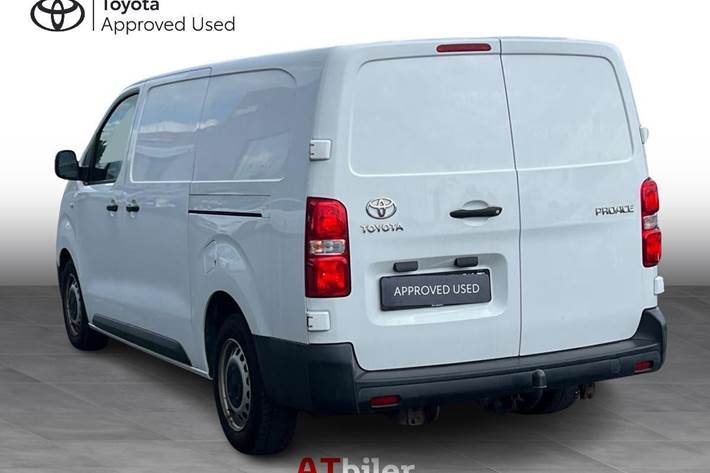 Hvid Toyota ProAce fra 2021