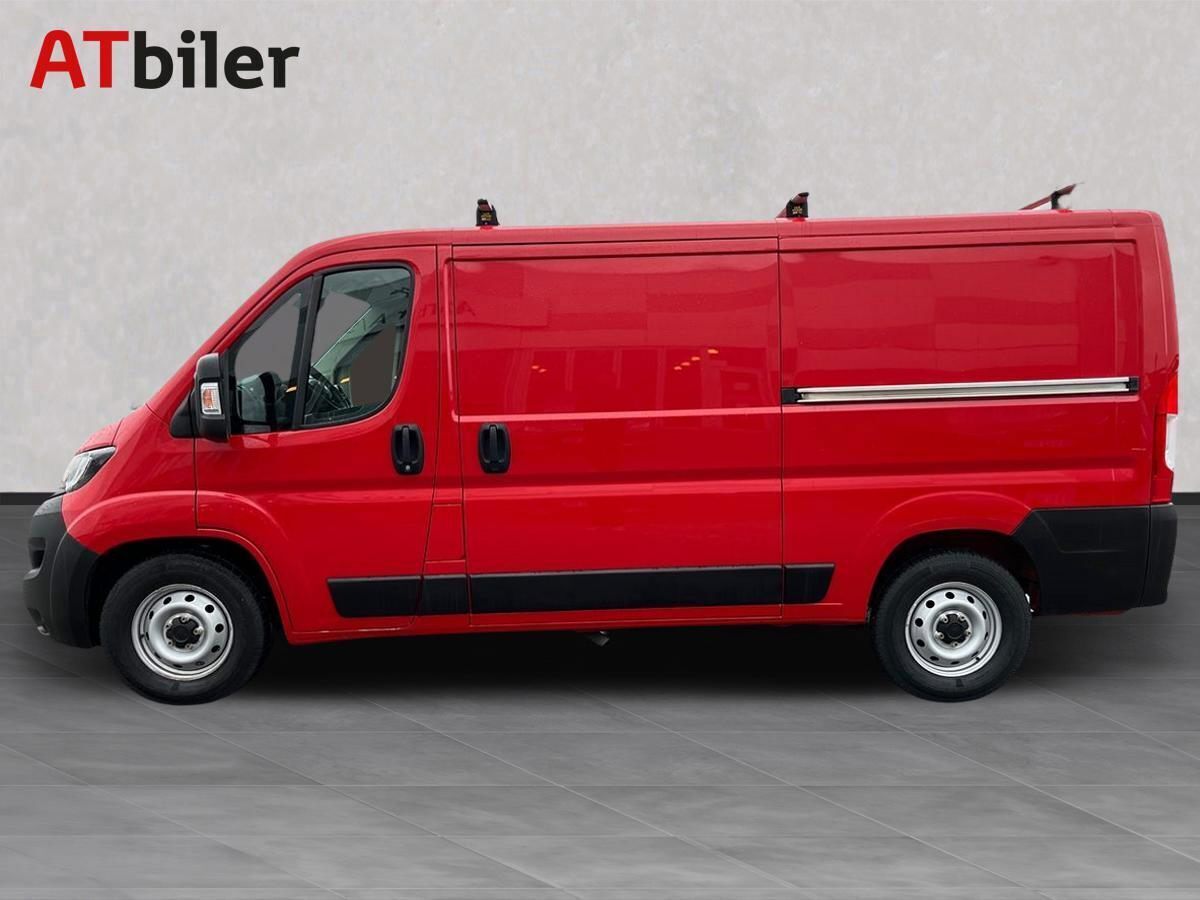 Rød Fiat Ducato fra 2022