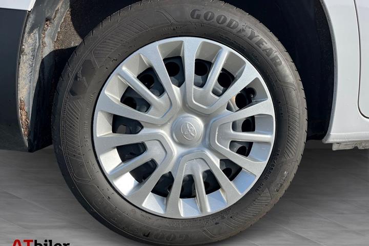Hvid Toyota ProAce City fra 2025