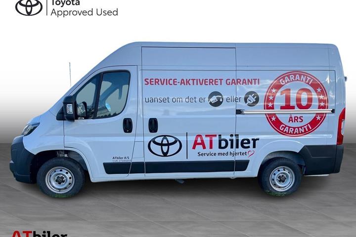 Hvid Toyota Proace Max fra 2024