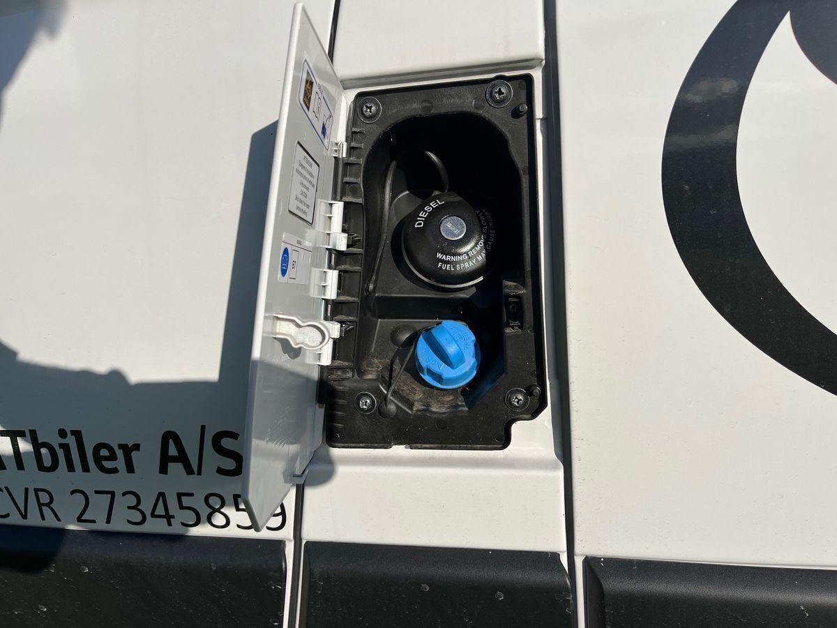 Hvid Toyota Proace Max fra 2024