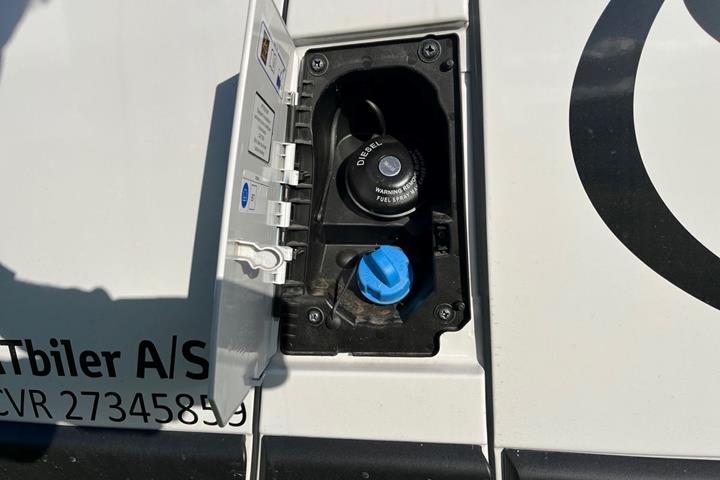 Hvid Toyota Proace Max fra 2024