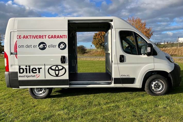 Hvid Toyota Proace Max fra 2024