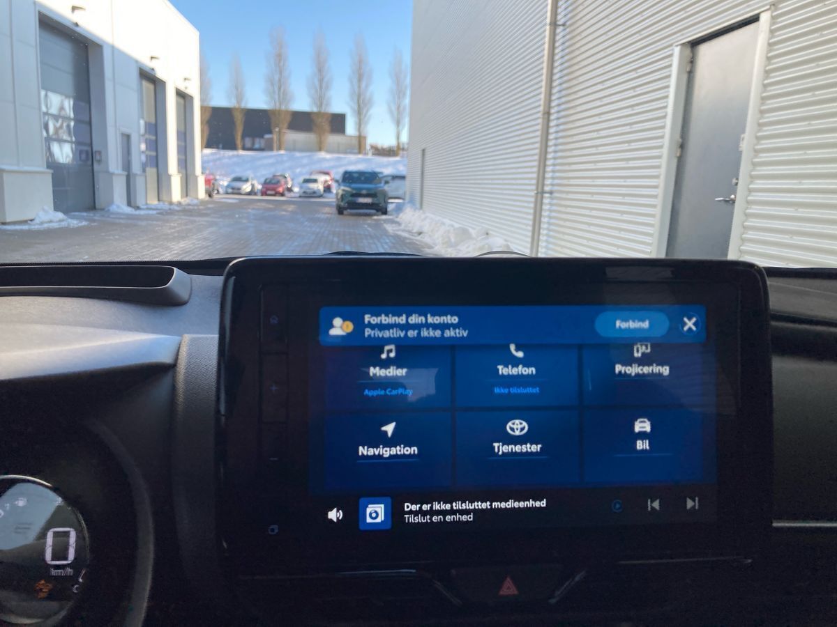 Sort Toyota Yaris fra 2023