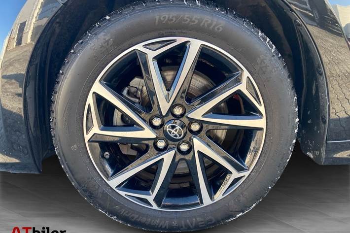 Sort Toyota Yaris fra 2023