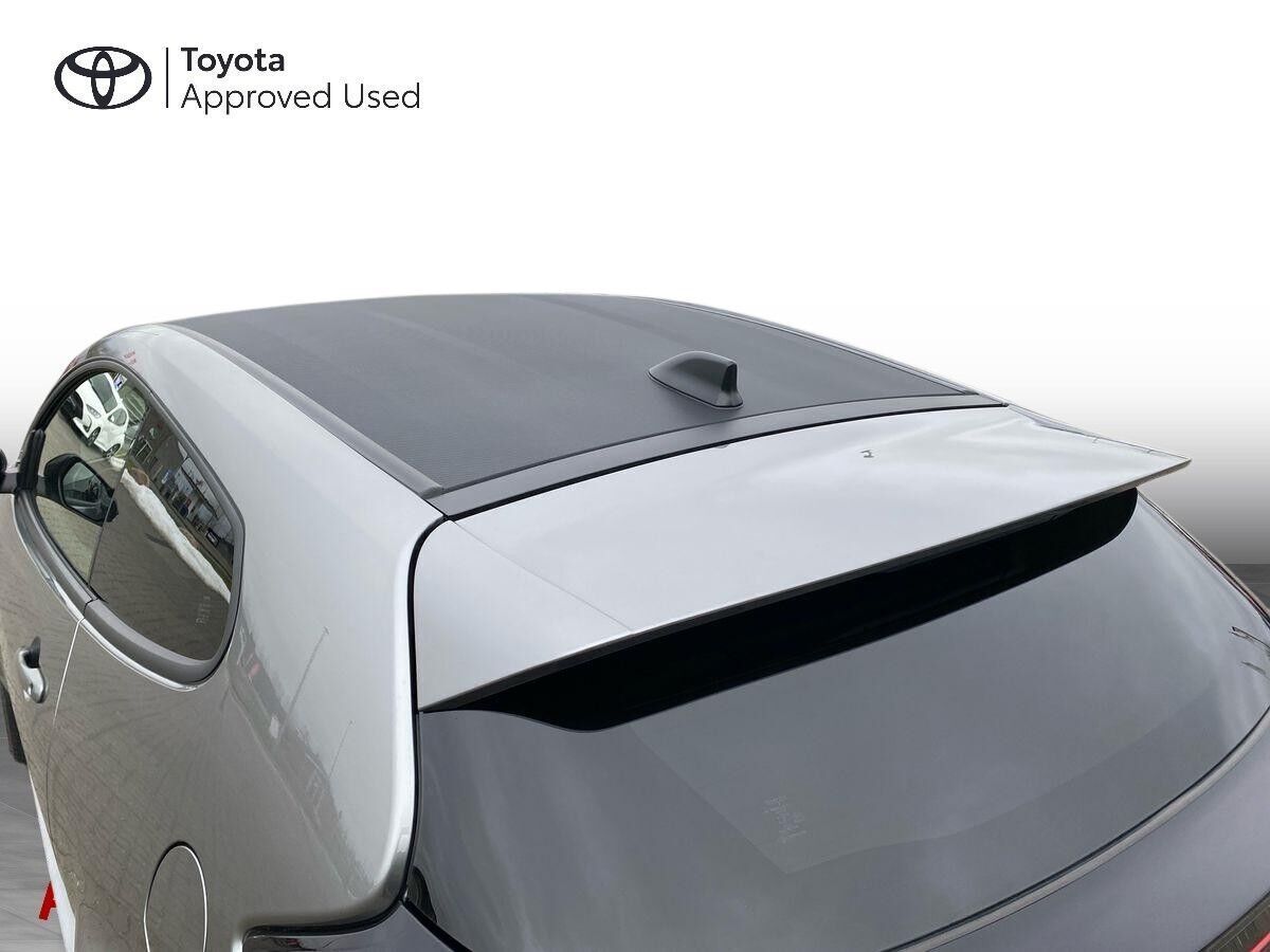 Grå Toyota GR Yaris fra 2024