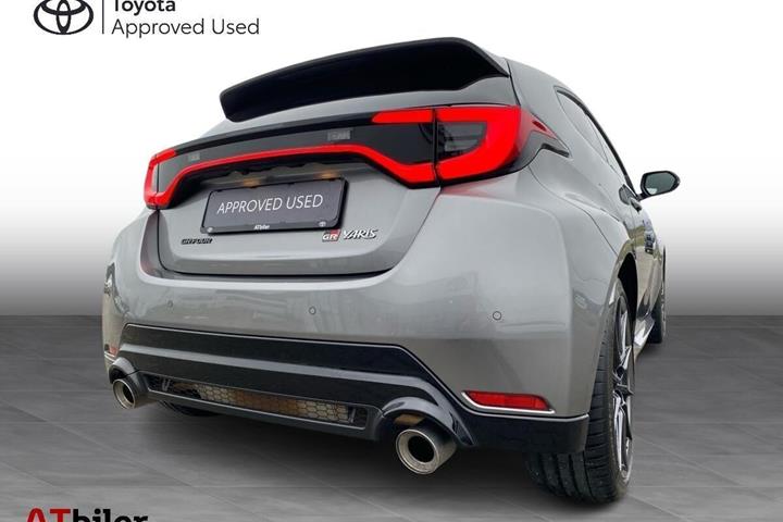 Grå Toyota GR Yaris fra 2024