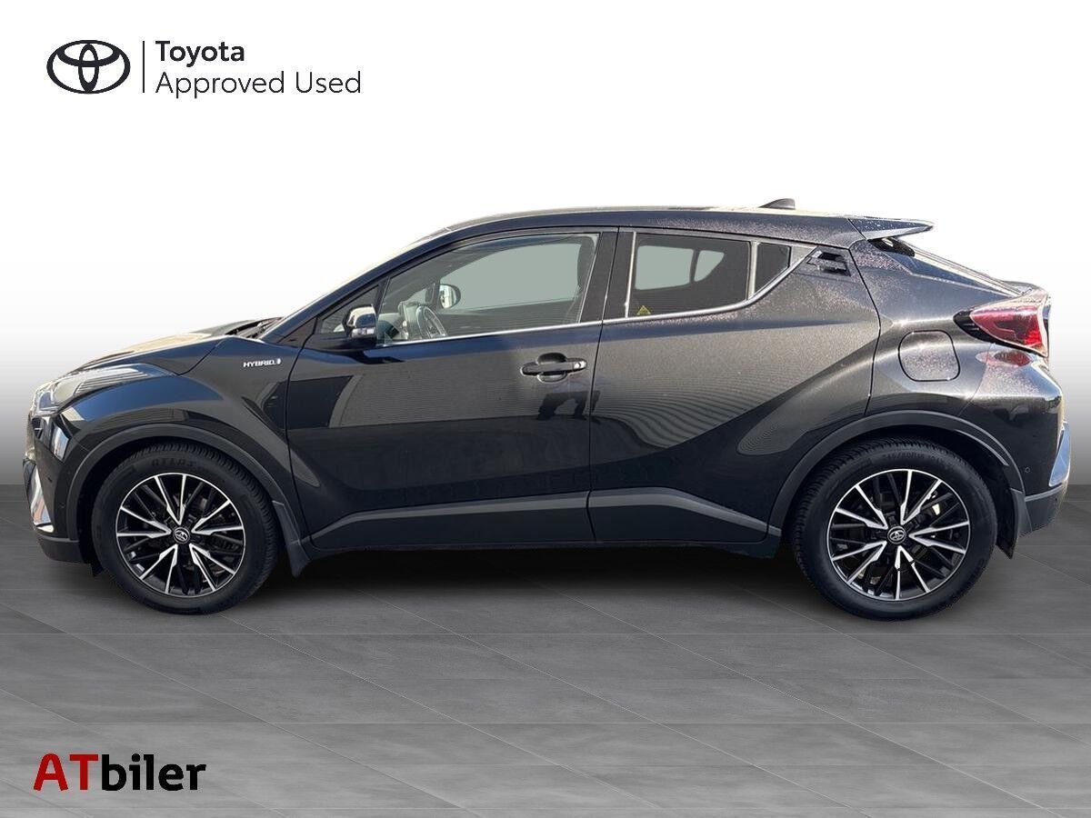 Sort Toyota C-HR fra 2018