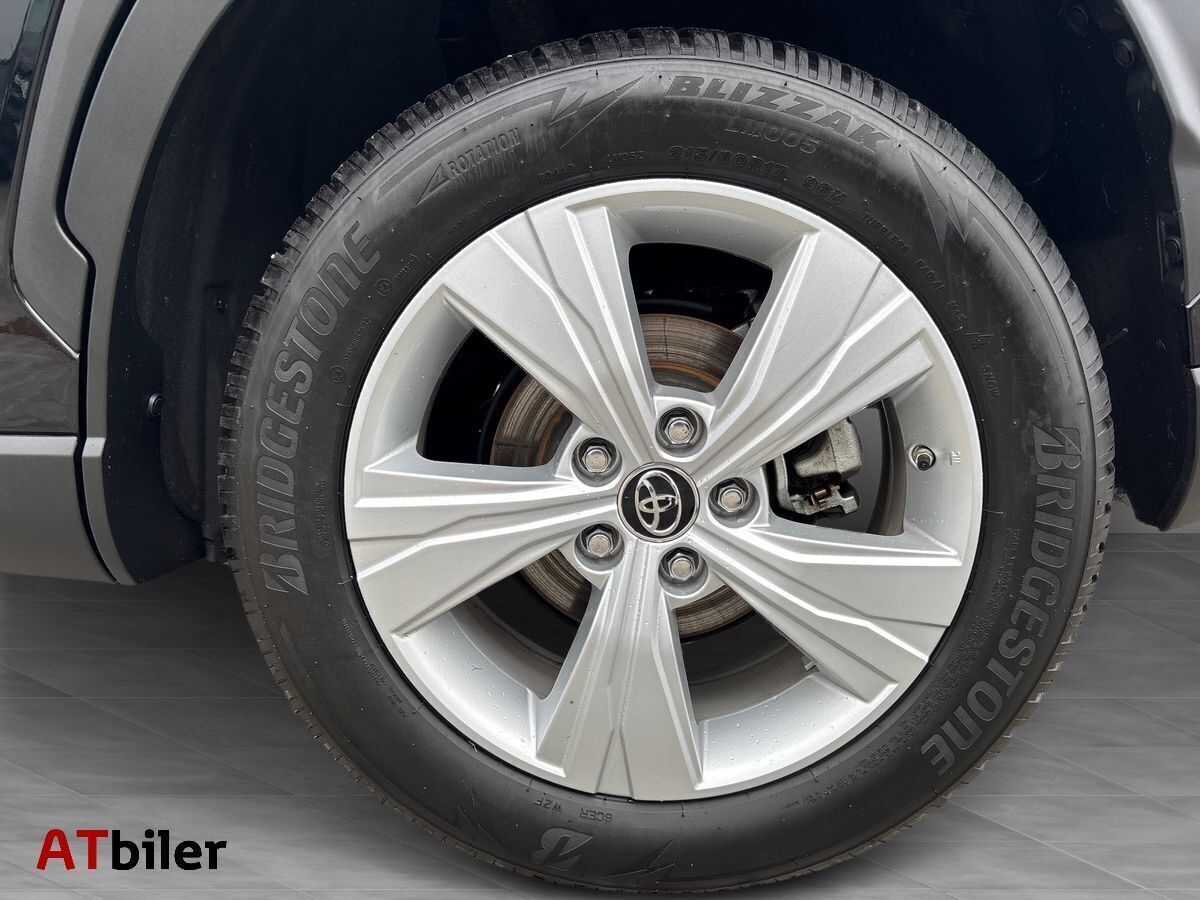 Sort Toyota Corolla Cross fra 2024