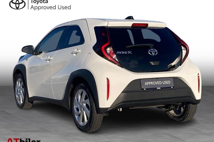 Hvid Toyota Aygo X fra 2023