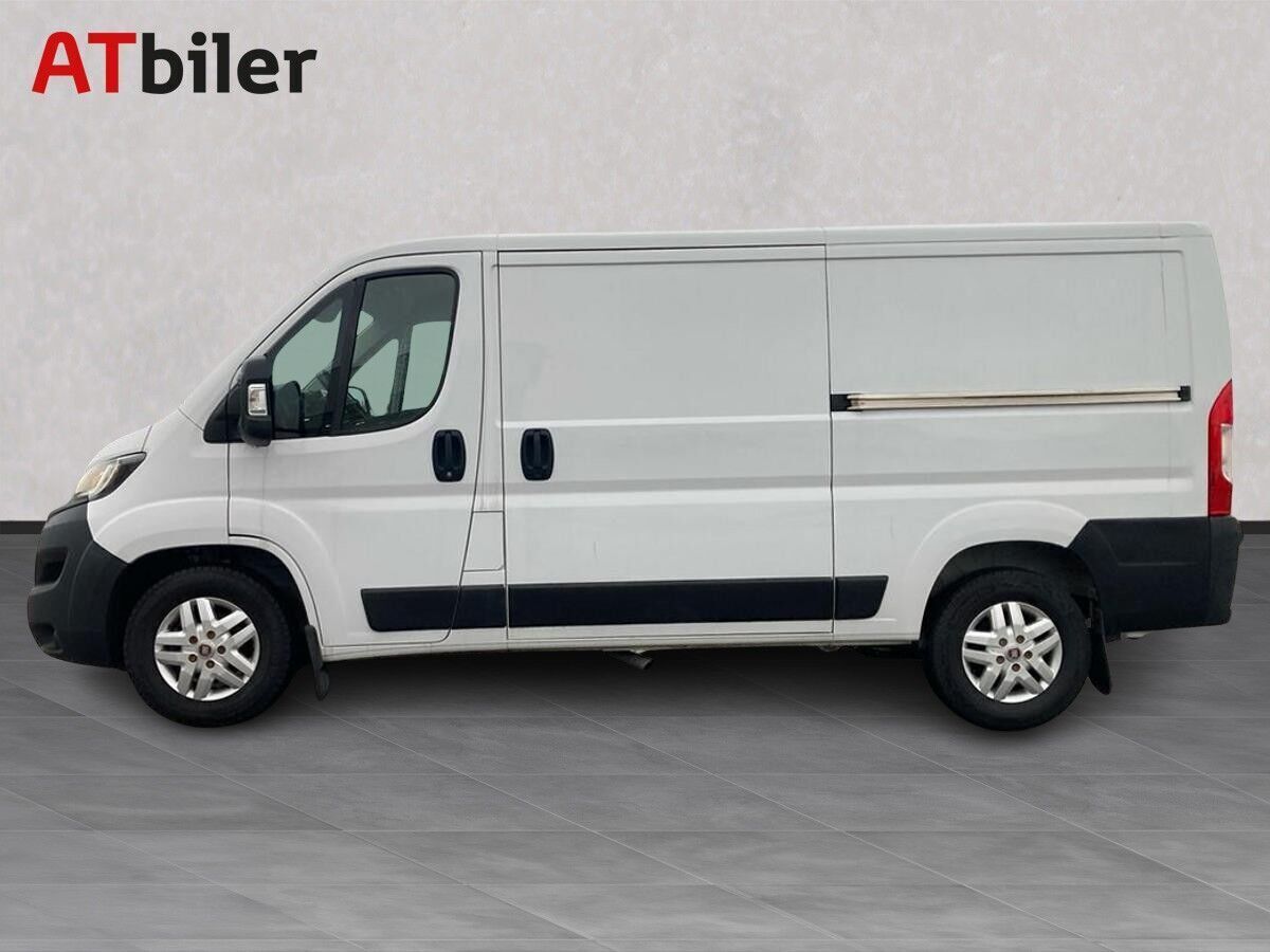 Hvid Fiat Ducato fra 2022