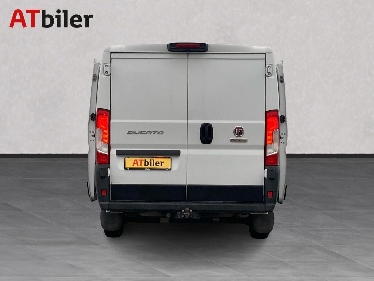 Hvid Fiat Ducato fra 2022