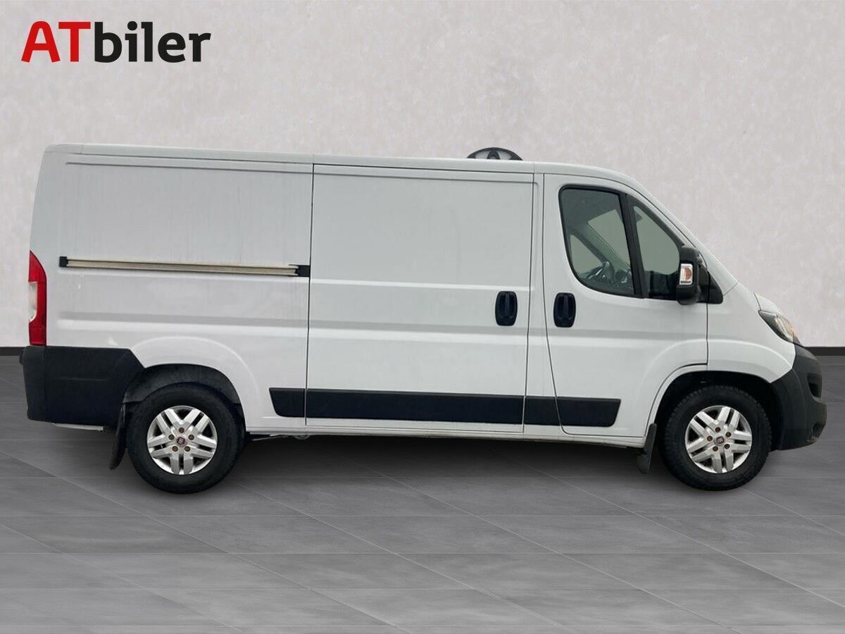 Hvid Fiat Ducato fra 2022