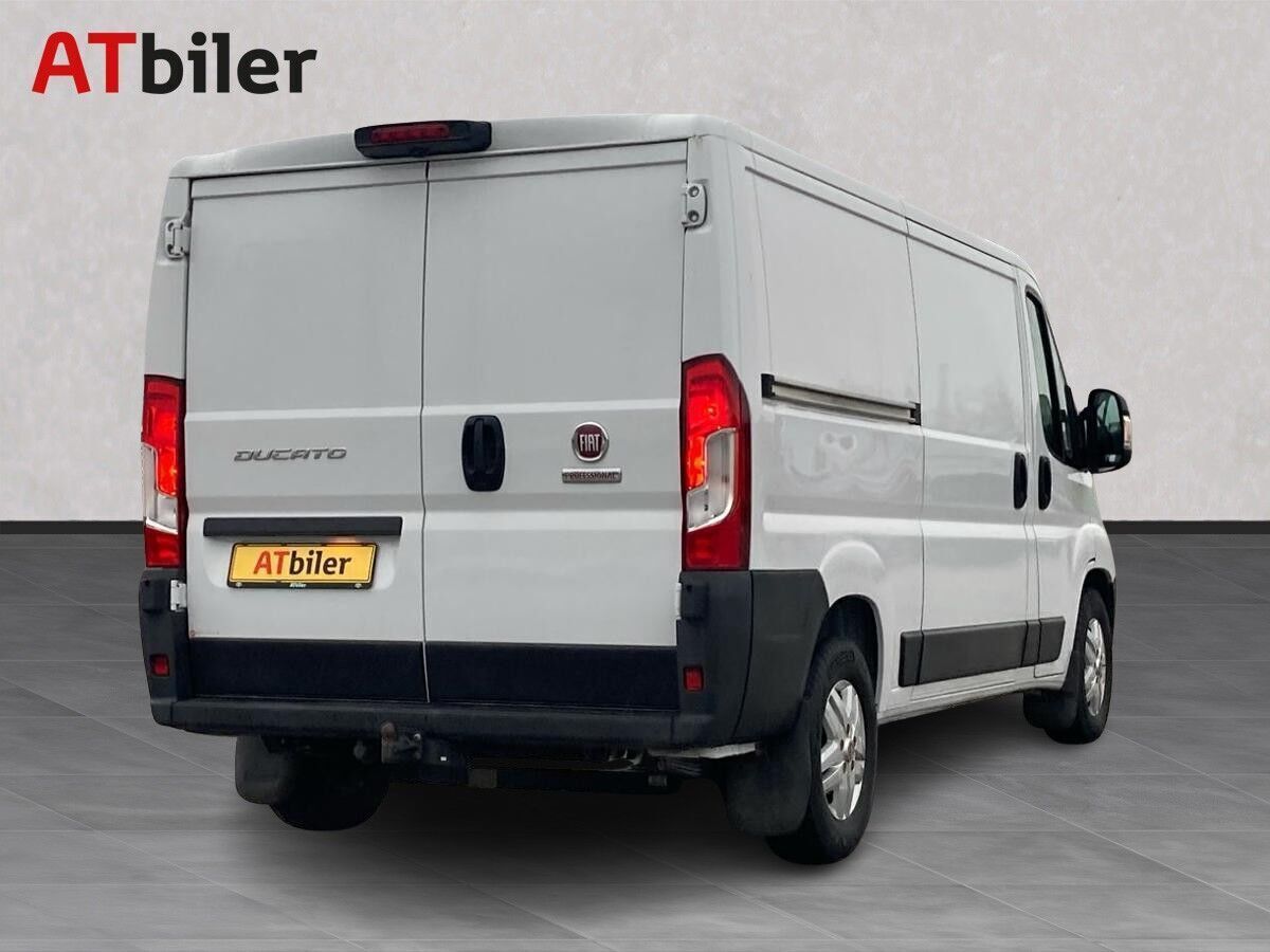 Hvid Fiat Ducato fra 2022