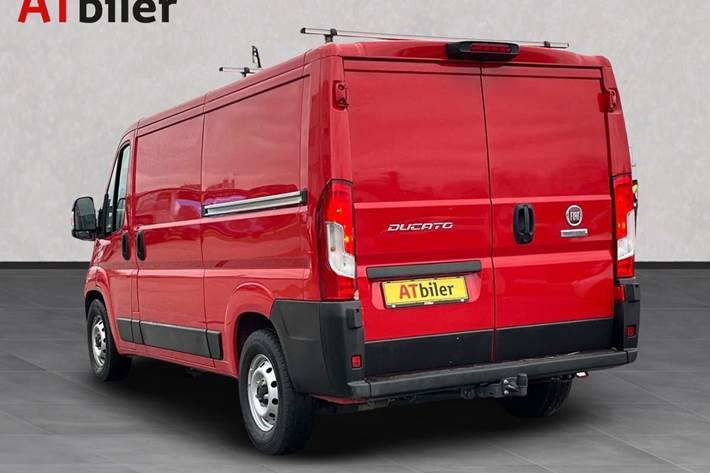 Rød Fiat Ducato fra 2022