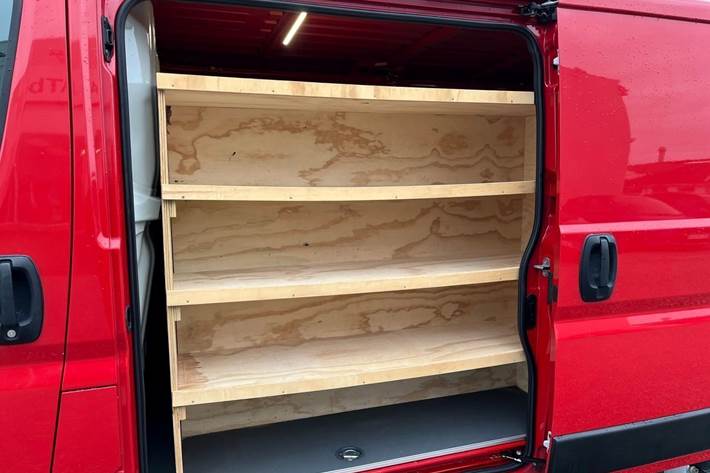 Rød Fiat Ducato fra 2022