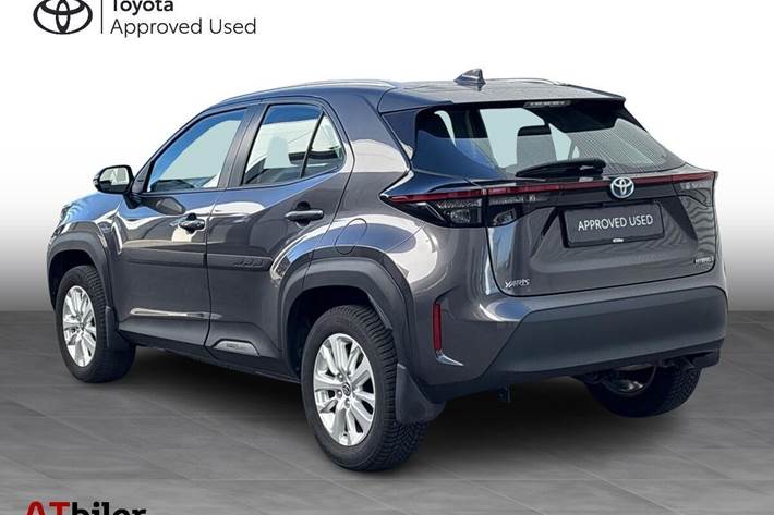 Grå Toyota Yaris Cross fra 2022