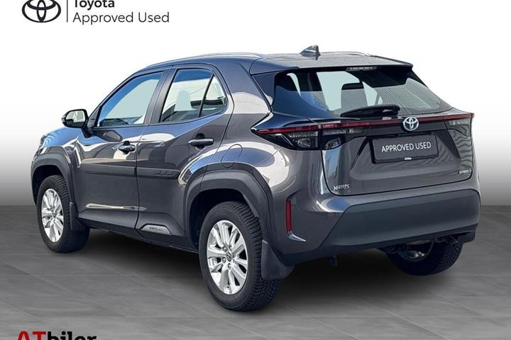 Grå Toyota Yaris Cross fra 2022