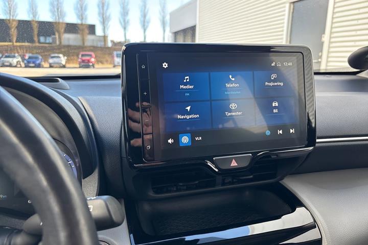 Grå Toyota Yaris Cross fra 2022