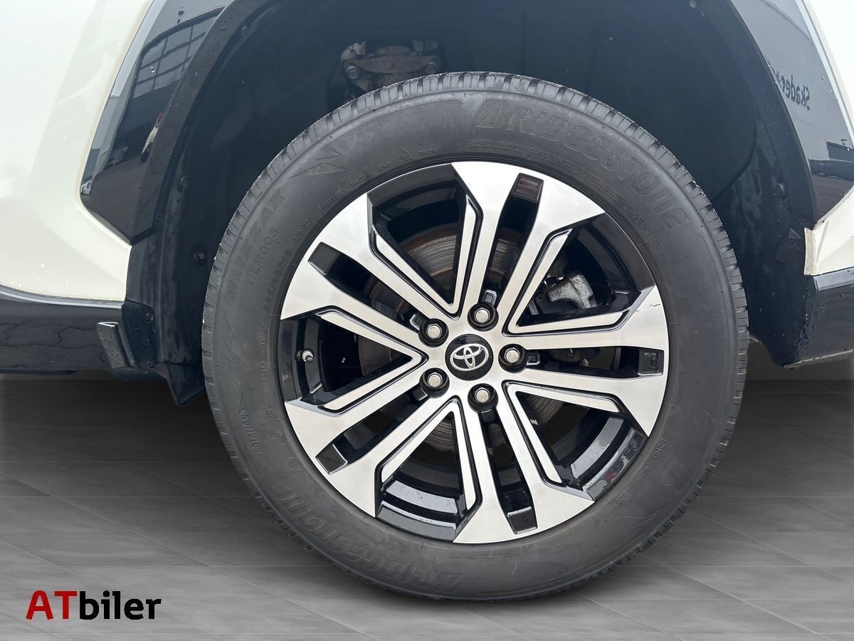 Hvid Toyota RAV4 Plug-in fra 2021
