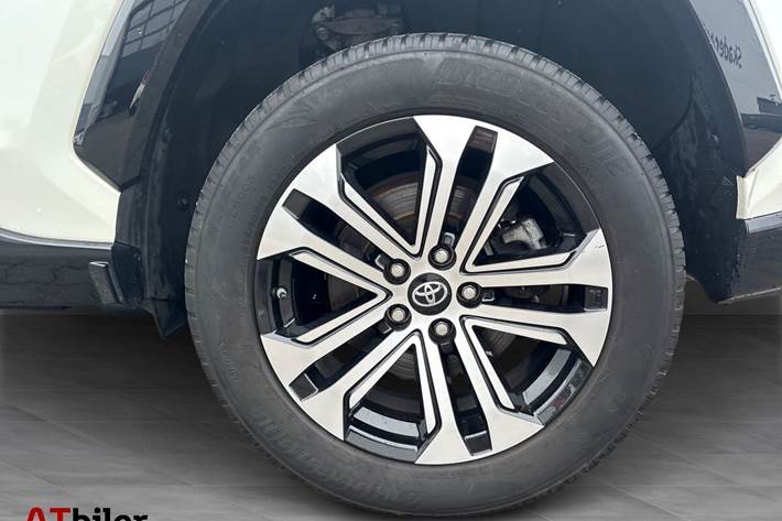 Hvid Toyota RAV4 Plug-in fra 2021