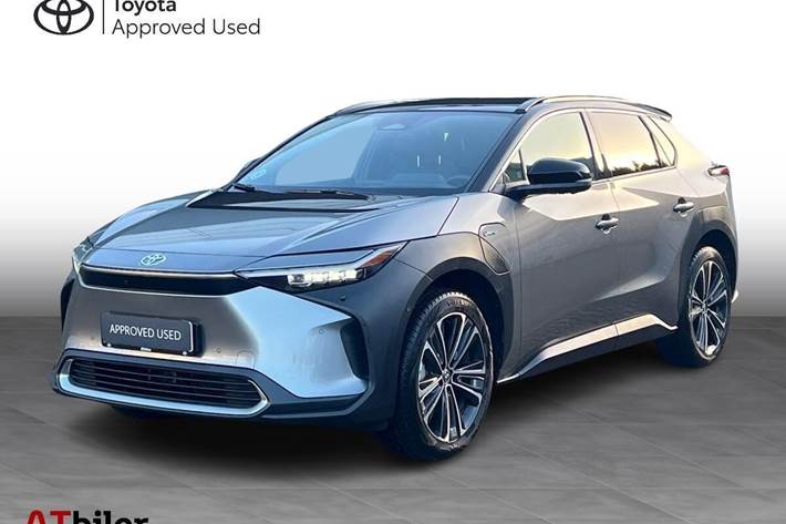 Sort Toyota BZ4X fra 2025 set udefra