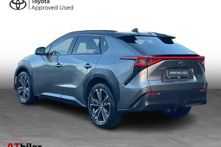 Sort Toyota BZ4X fra 2025