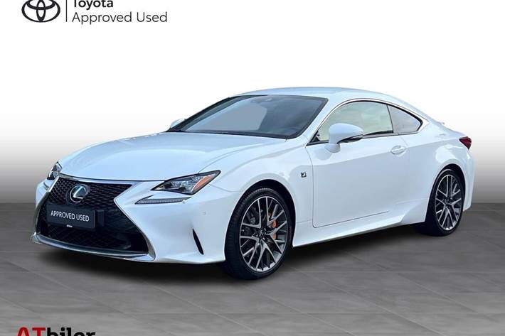 Hvid Lexus RC fra 2017