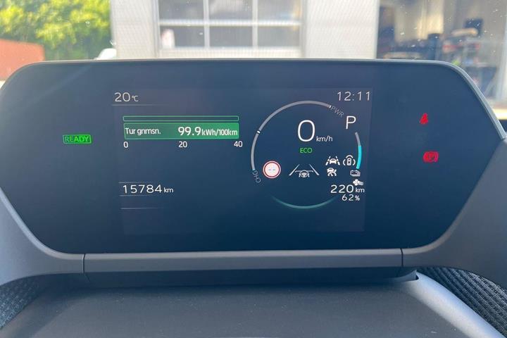 Hvid Toyota BZ4X fra 2024