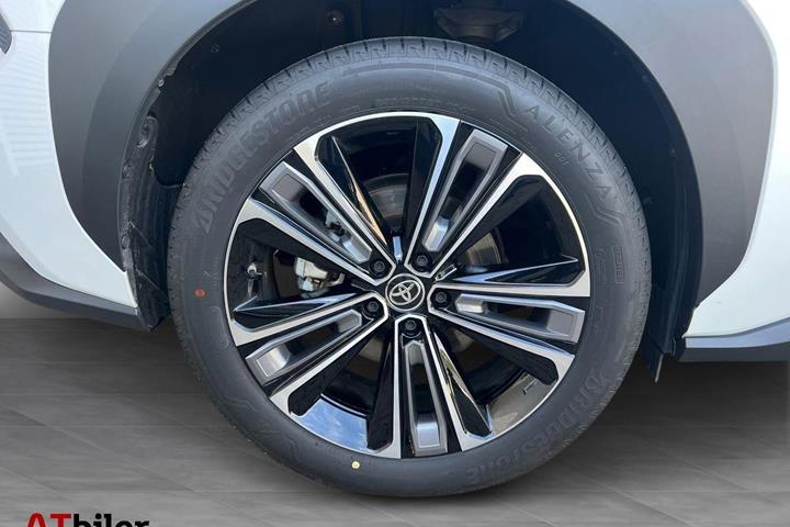 Hvid Toyota BZ4X fra 2024