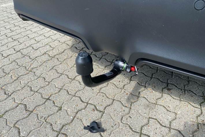 Sort Toyota BZ4X fra 2024