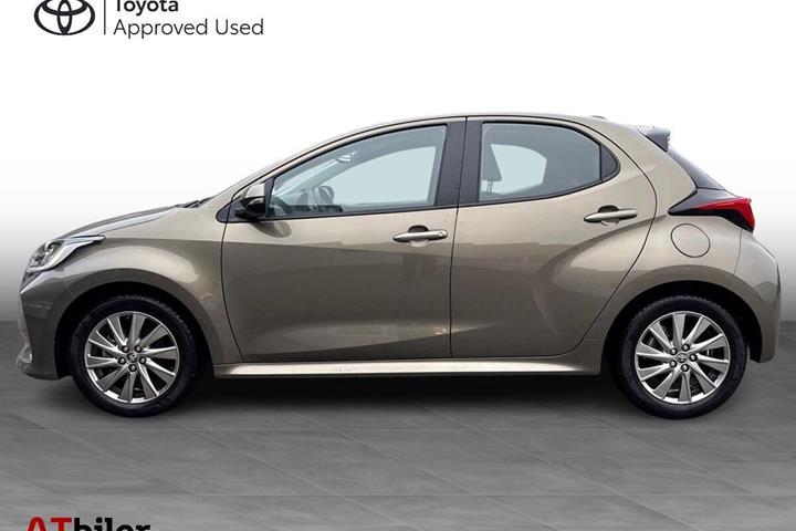 Bronze Toyota Yaris fra 2023