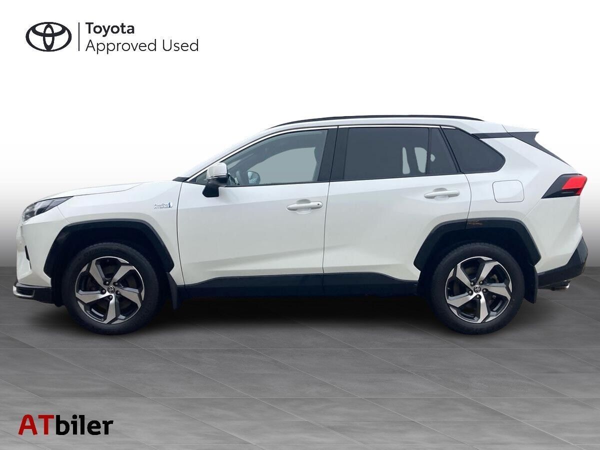 Hvid Toyota RAV4 Plug-in fra 2022