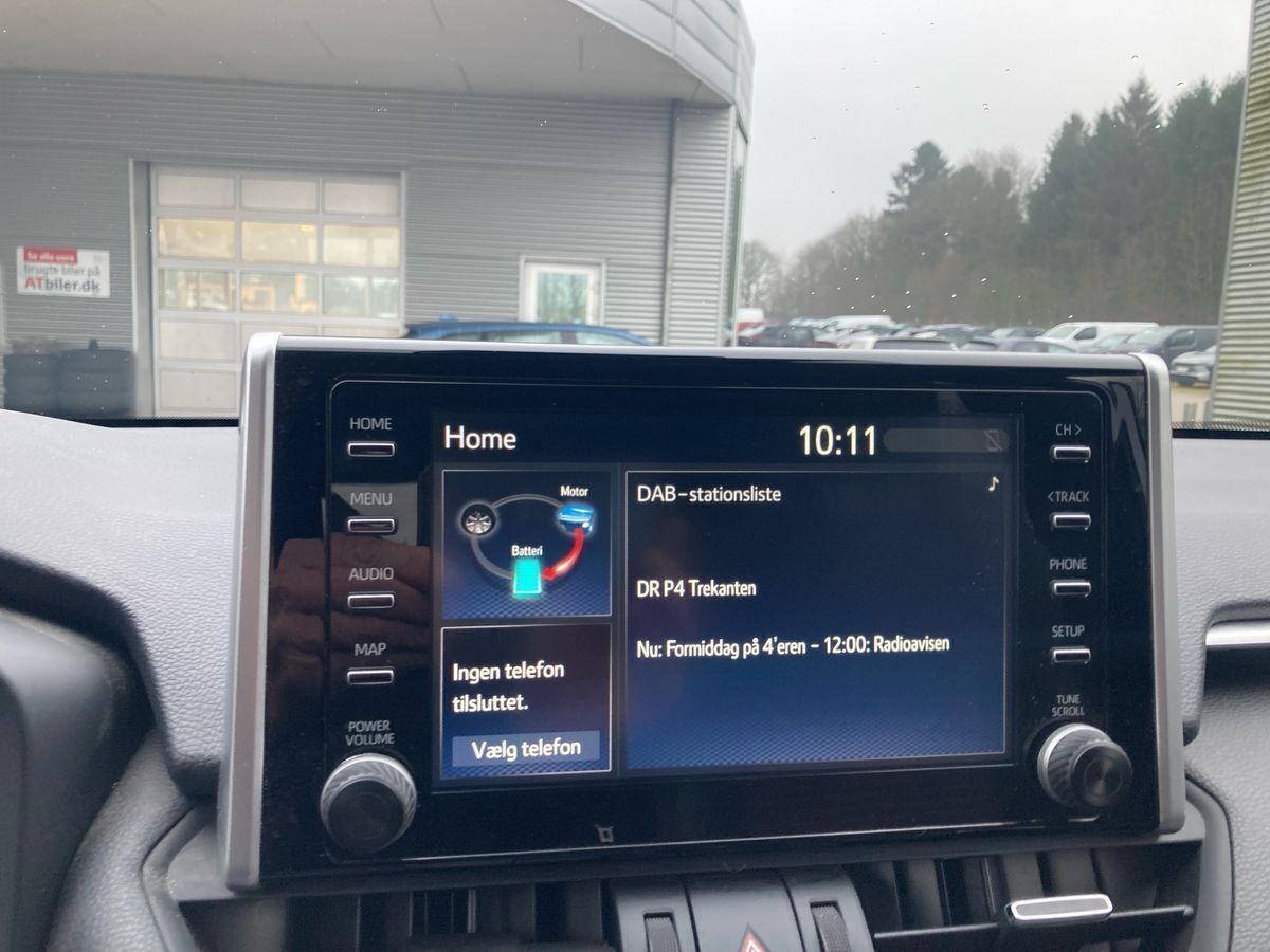 Hvid Toyota RAV4 Plug-in fra 2022